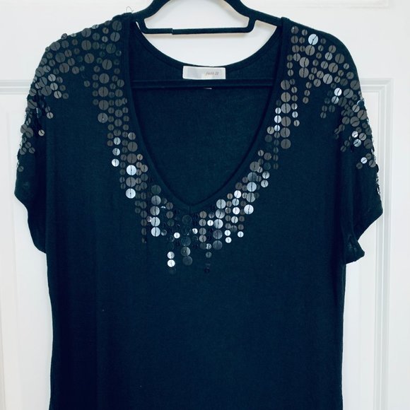 ✨ Forever 21 Sequin Outlined V-Neck Top - Picture 7 of 10